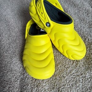Crocs Echo Clog Neon Yellow Lightweight Comfort Clogs Unisex NEW Size 9